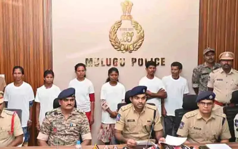 CG Breaking : 7 माओवादी ने किया आत्मसमर्पण..4 महिला सदस्य भी शामिल..पढ़ें पूरी ख़बर