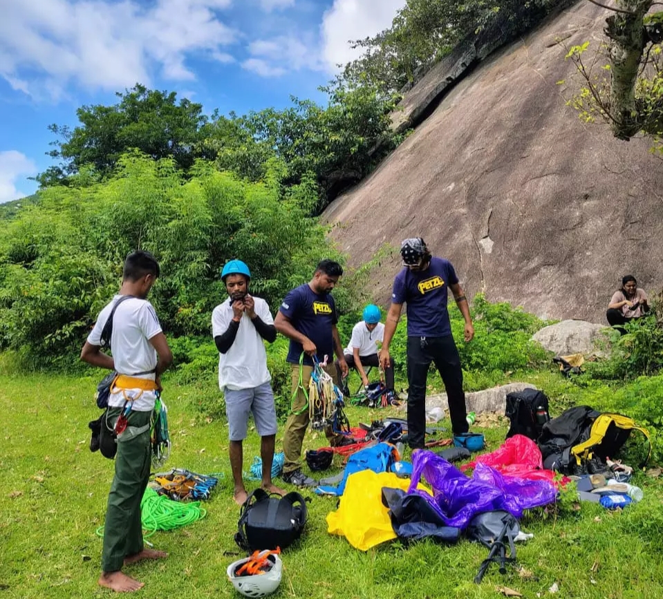 Jashpur Big News : हिमालयन पर्वतारोहण अभियान.! निकली जशपुर की युवा टीम..अभियान का संदेश- "पर्यावरण संरक्षण और नशामुक्ति की दिशा में जागरूकता"..पढ़ें पूरी ख़बर