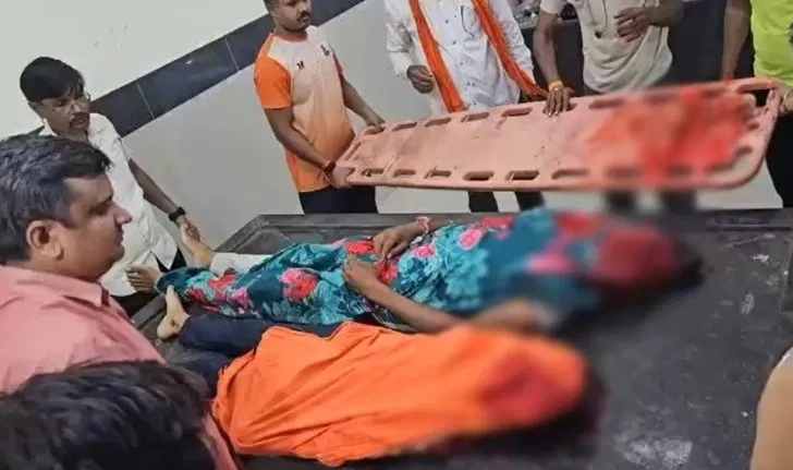 CG Accident : झांकी देखने निकला परिवार को तेज रफ्तार वाहन ने कुचला..मामा-भांजे की मौके पर मौत, 3 घायल..पढ़ें पूरी ख़बर