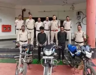 CG Crime : पुलिस को मिली बड़ी सफलता.! चोरी की वारदात का हुआ खुलासा..3 मोटरसाइकिल बरामद.. 2 आरोपी गिरफ्तार..पढ़ें पूरी समाचार