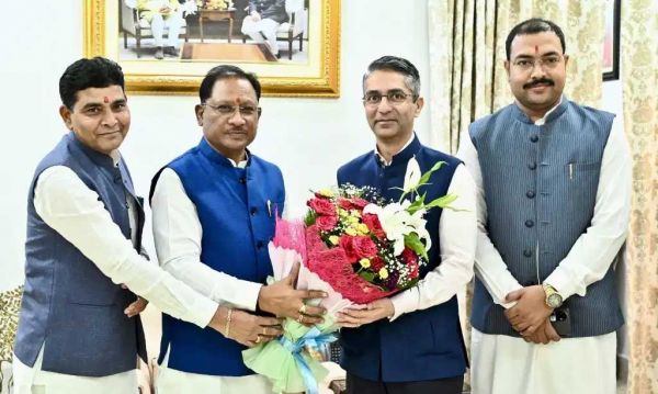 CG Breaking : CM साय से ओलंपिक स्वर्ण पदक विजेता शूटर अभिनव बिंद्रा ने की मुलाकात..स्पोर्ट्स साइंस डेवलपमेंट के विषय में हुई चर्चा..पढ़ें पूरी ख़बर