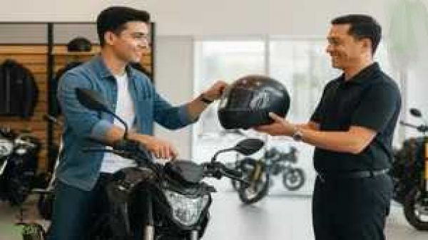 CG Big News : पुलिस ने उठाया बड़ा कदम.! दोपहिया वाहनों के साथ हेलमेट बेचना अब अनिवार्य..SSP ने शोरूम संचालकों को जारी किया आदेश..पढ़ें पूरी ख़बर