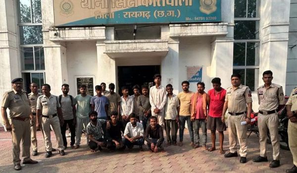 Raigarh Big News : पुलिस का ताबड़तोड़ कॉबिंग गश्त..102 संदिग्ध और वारंटी गिरफ्तार..पढ़ें पूरी समाचार