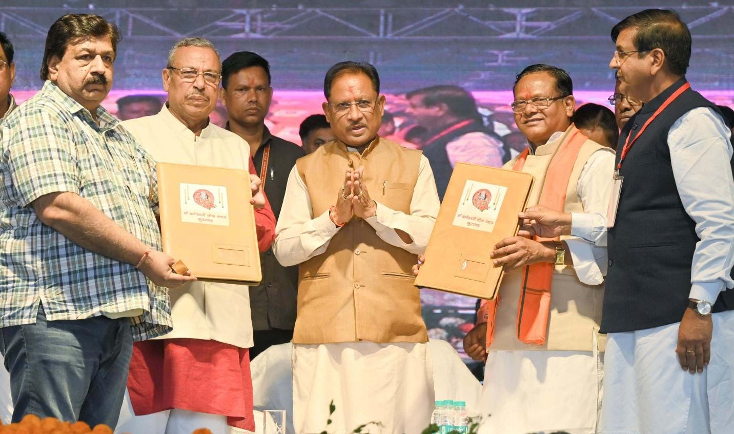 मुख्यमंत्री शामिल हुए कुदरगढ़ महोत्सव के समापन समारोह में मुख्यमंत्री श्री विष्णु देव साय हुए शामिल,आस्था, भक्ति और परंपरा का अनूठा संगम: मुख्यमंत्री श्री साय