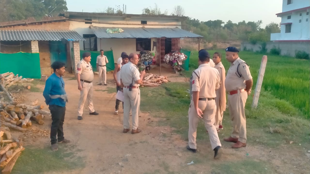 कानून व्यवस्था को बेहतर बनाने रखने जशपुर पुलिस ने टीम बना पोंगरो और बटईकेला कीट सघन चेकिंग अभियान.. .नही मिला कोई विदेशी नागरिक ....मकान किराए देने से पूर्व जरूर कराएं पुलिस व्हेरीफिकेशन