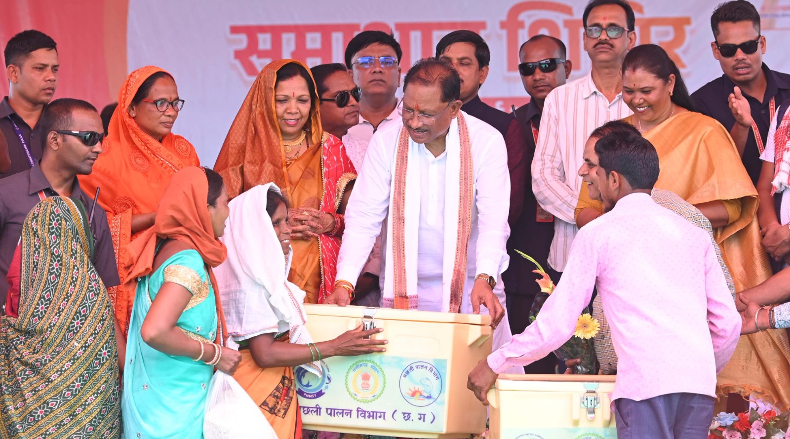 मुख्यमंत्री पहुंचे दोकड़ा के समाधान शिविर में.....कॉलेज , मिनी स्टेडियम खोलने सहित कई घोषणाएं की,,,सर्वे सूची में शामिल सभी हितग्राहियों को मिलेगा आवास