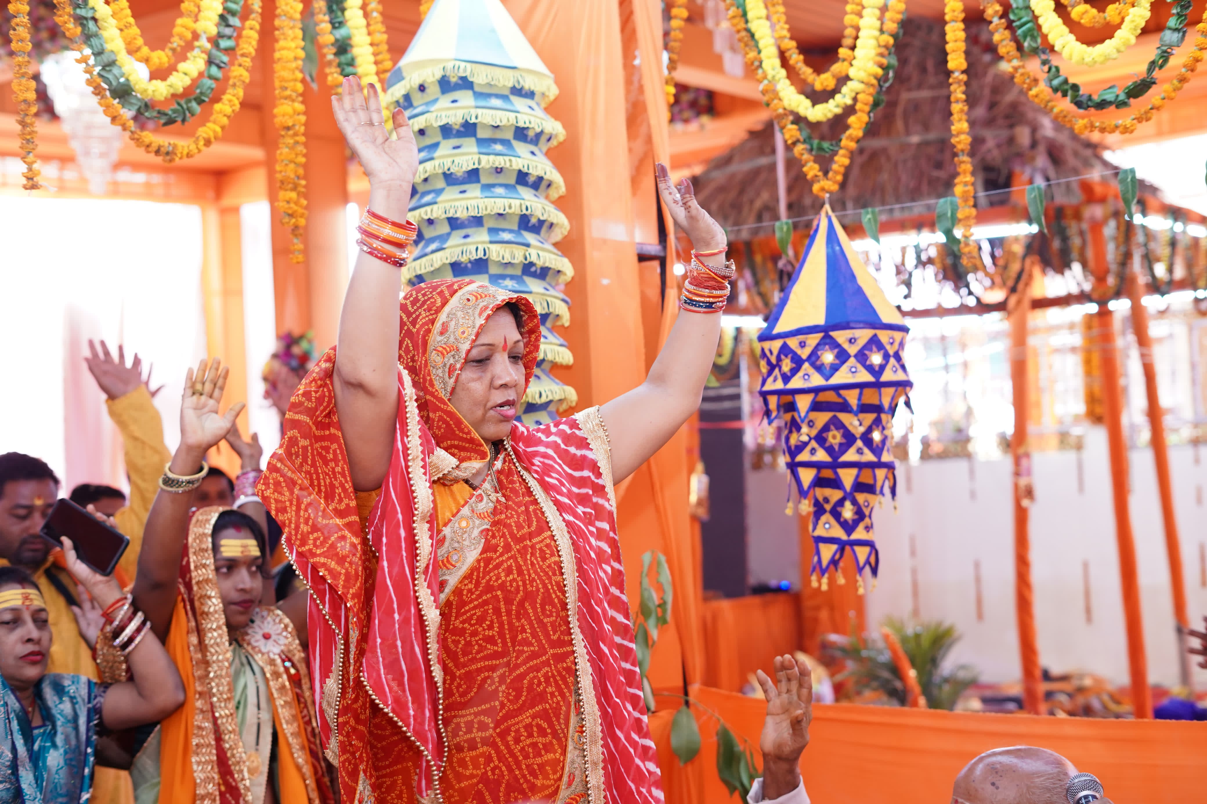 श्री जगन्नाथ मंदिर दोकड़ा में भव्य प्राण प्रतिष्ठा महोत्सव की धूम, अष्ट प्रहरी हरि कीर्तन का हुआ शुभारंभ, श्रीमती कौशल्या साय हुईं शामिल