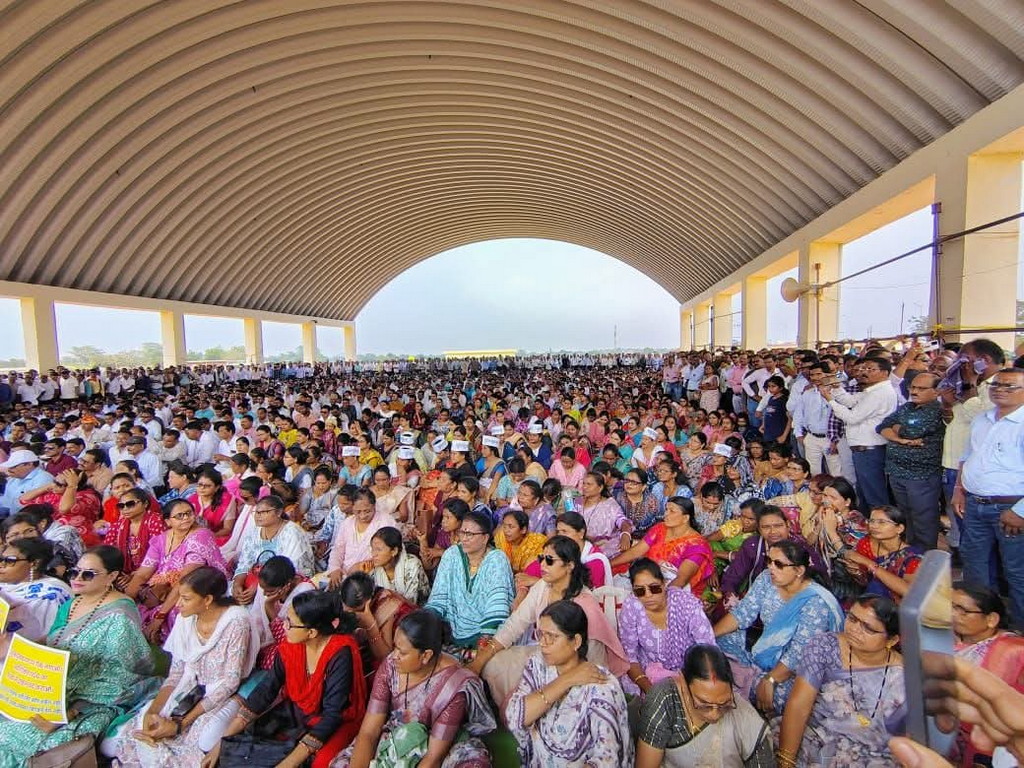 राजधानी में उमड़ा शिक्षकों का जन सैलाब, ऐतिहासिक धरना प्रदर्शन कर मंत्रालय घेराव को निकले शिक्षकों को पुलिस ने रोका....31 मई से अनिश्चितकालीन आंदोलन का ऐलान&nbsp;