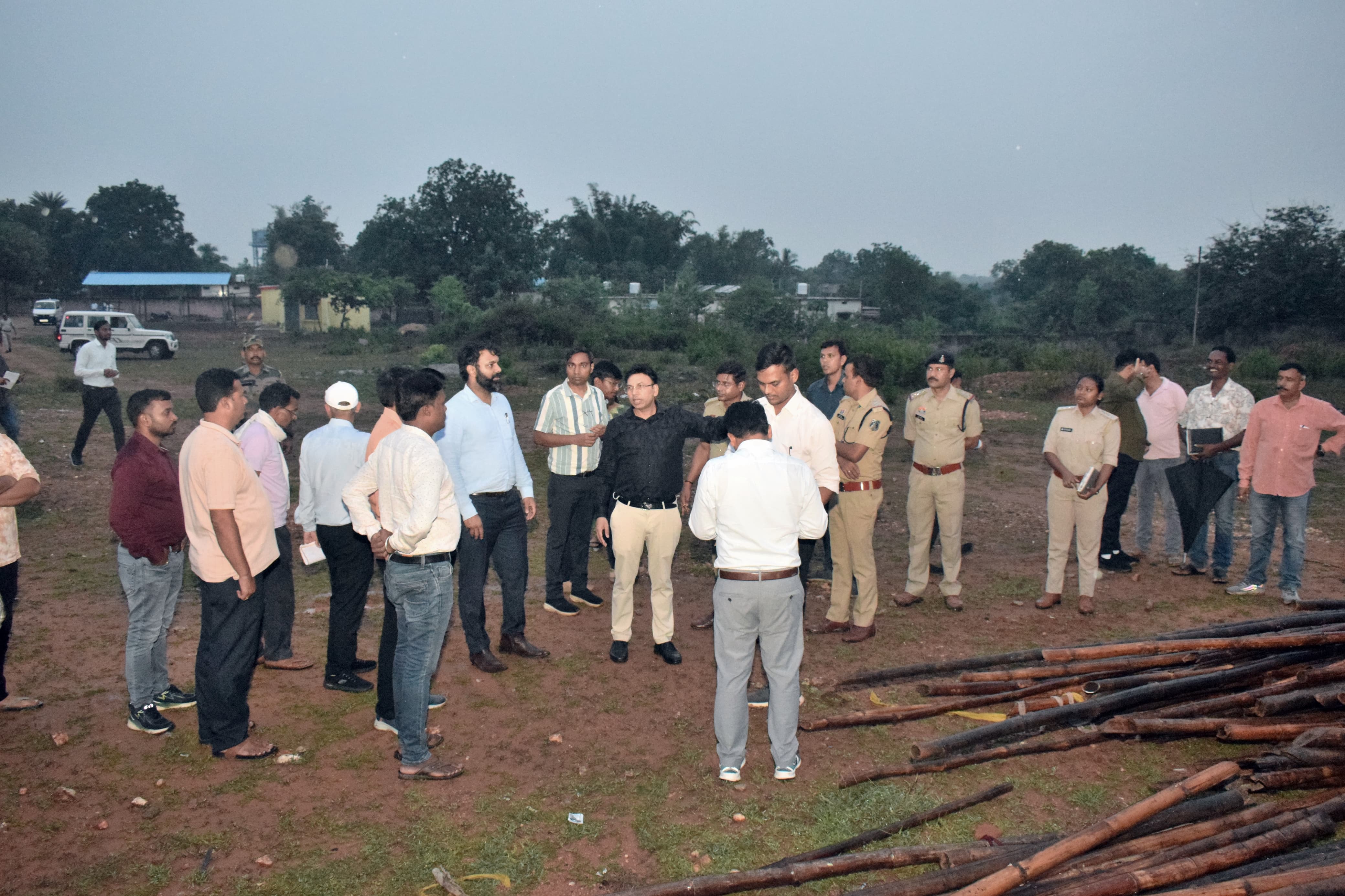 राज्य स्तरीय योग दिवस कार्यक्रम मुख्यमंत्री के आगमन को लेकर कलेक्टर और एस एस पी ने स्थल का निरीक्षण कर तैयारी की जानकारी ली....सीएम श्री साय दुलदुला,कुनकुरी, तपकरा में विभिन्न विकास कार्यों का लोकार्पण और भूमिपूजन भी करेंगे&nbsp;