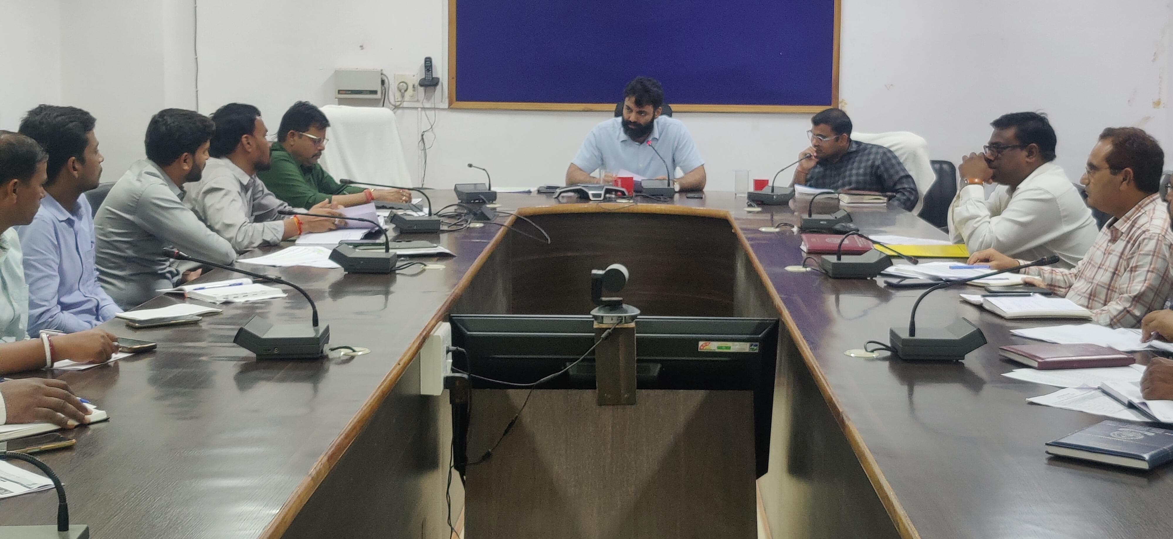 कलेक्टर ने खाद्य एवं सम्बद्ध विभागों की ली समीक्षा बैठक,,,,मांग अनुसार आपूर्ति हेतु दिए निर्देश