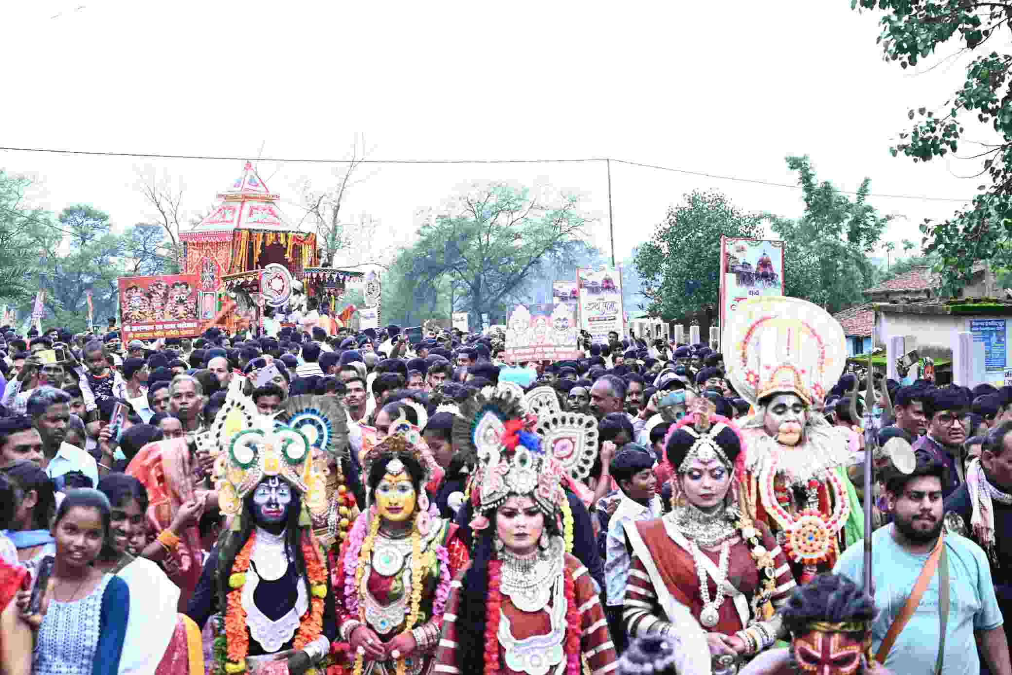 दोकड़ा के भव्य रथयात्रा में मुख्यमंत्री के साथ उमड़ा जनसैलाब.....स्वास्थ्य, शिक्षा, अधोसंरचना के साथ विकास के कार्यों पर दिया जा रहा है जोर - मुख्यमंत्री&nbsp;