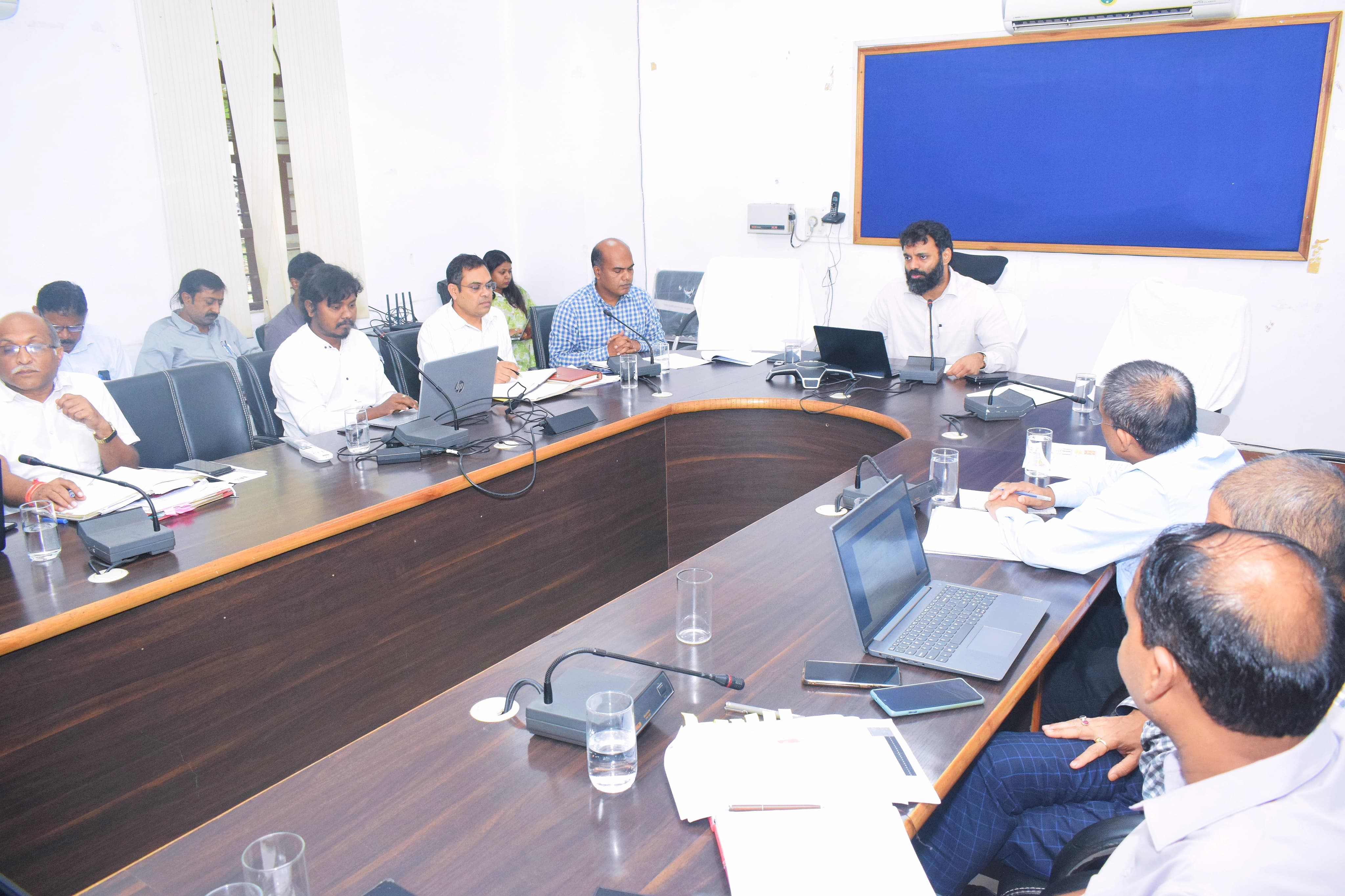 कलेक्टर ने छत्तीसगढ़ रजत जयंती वर्ष के आयोजन की तैयारी के लिए दिए आवश्यक दिशा-निर्देश : &nbsp;25 सप्ताह तक मनाया जाएगा रजत जयंती