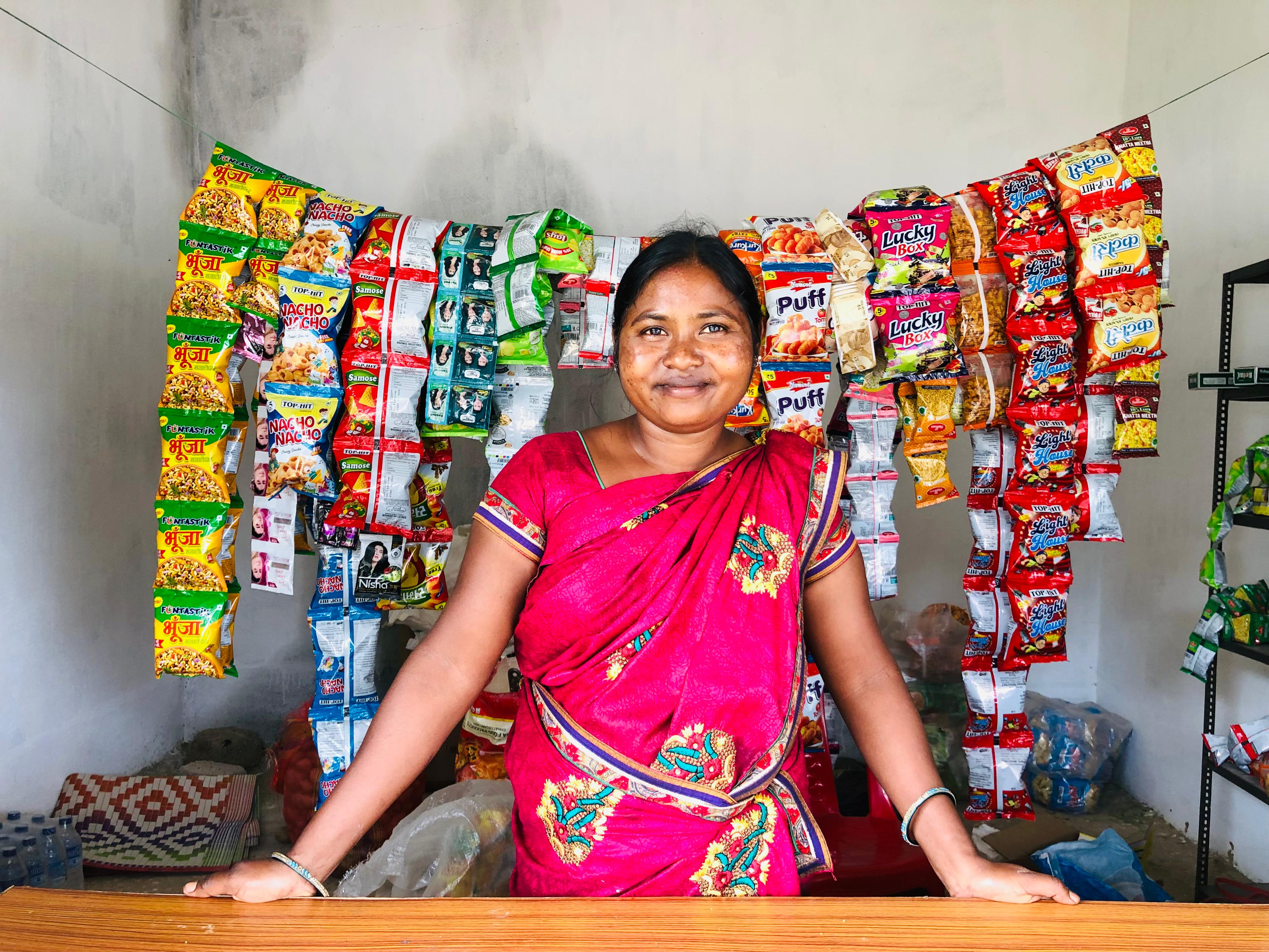 शशिकला&nbsp;एक सफल व्यवसाई के रूप में उभरी दूसरी महिलाओं के लिए बनी प्रेरणा...बिहान योजना से जुड़ कर पेश की आत्मनिर्भरता की मिसाल