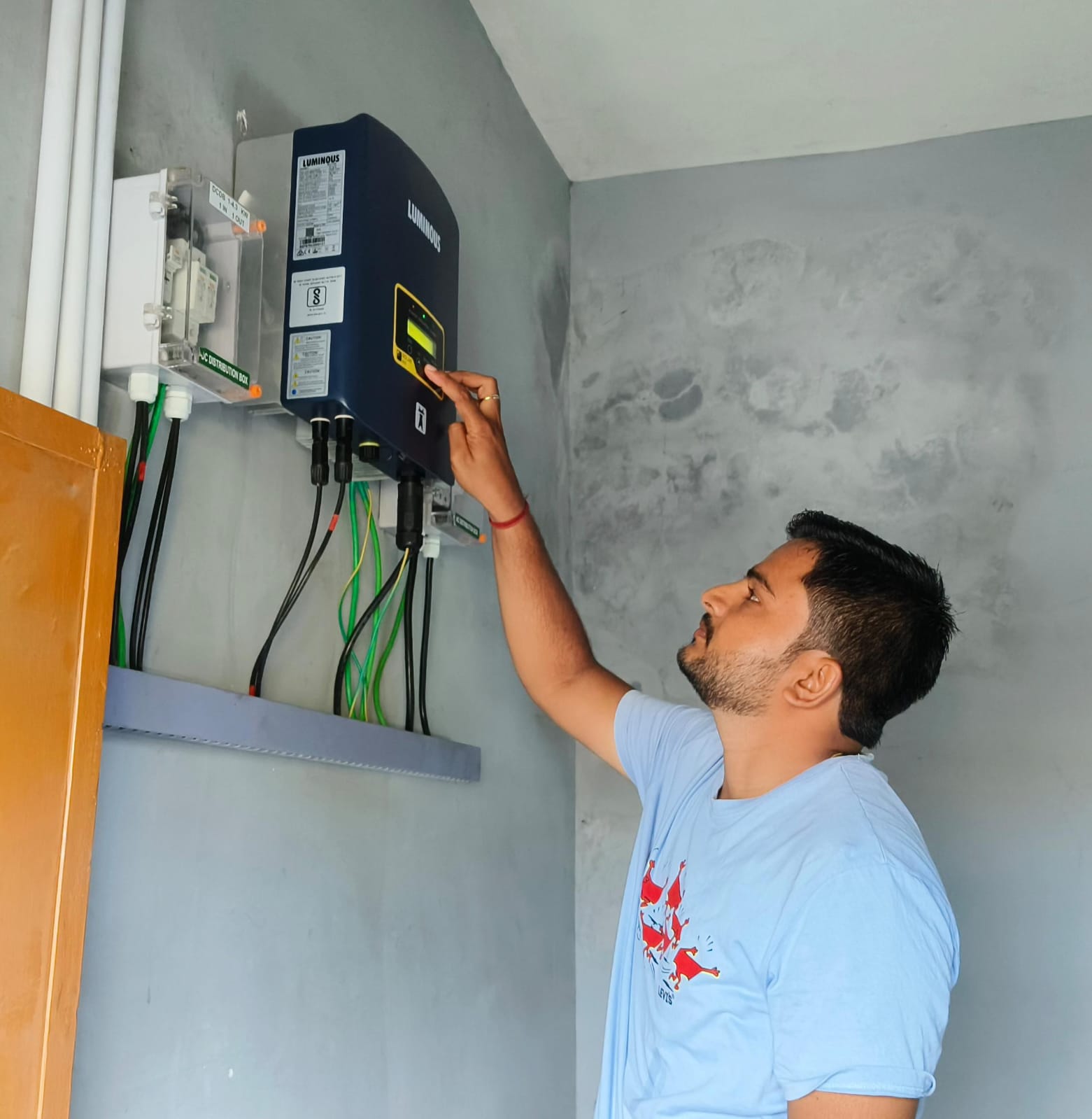 *पीएम सूर्यघर मुफ्त बिजली योजना: प्रदीप पटेल के छत पर हर महीने बन रही 350 से 400 यूनिट बिजली...बिजली बिल भी घटकर एक तिहाई से भी कम हुआ*