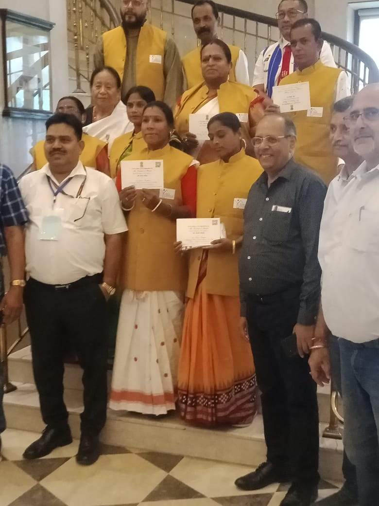 *छत्तीसगढ़ से प्रधानमंत्री आवास योजना शहरी की लाभार्थी सुमन तिर्की को राष्ट्रपति भवन में आयोजित एट होम रिसेप्शन में मिला यह अवसर*&nbsp;