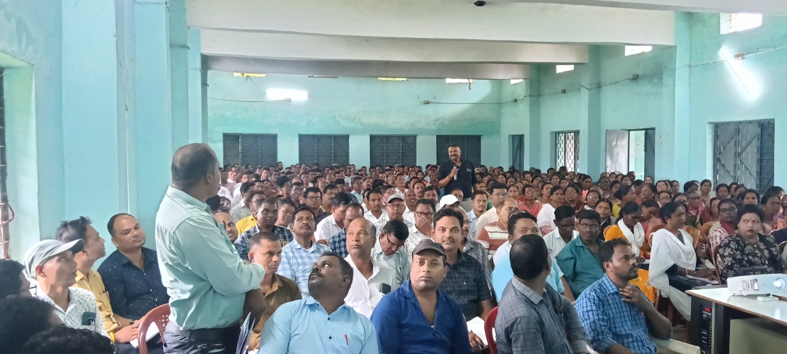 बी ई ओ ने बैठक लेकर प्रधान पाठकों एवं संकुल समन्वयकों को दिए&nbsp; दिशा निर्देश.......प्रतिमाह शिक्षक - पालक बैठक करें