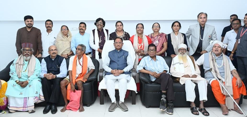 मुख्यमंत्री जीएसटी 2.0 रिफॉर्म्स "धन्यवाद मोदी जी" कार्यक्रम में हुए शामिल......पद्मश्री प्राप्त विभूतियों और राष्ट्रीय खिलाड़ियों को मुख्यमंत्री ने किया सम्मानित