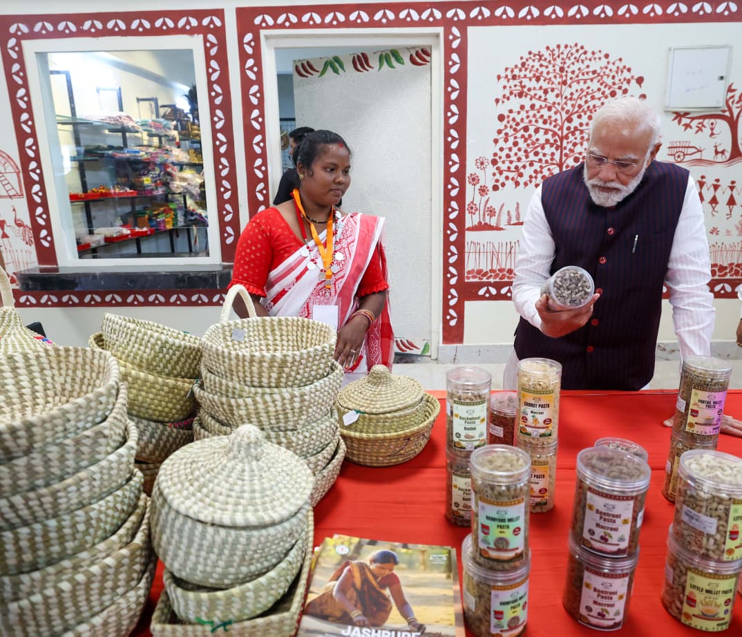 प्रधानमंत्री श्री नरेन्द्र मोदी ने जशप्योर उत्पादों की सराहना की,दूरस्थ अंचलों की महिलाएं आत्मनिर्भर भारत के निर्माण की सशक्त मिसाल&nbsp;