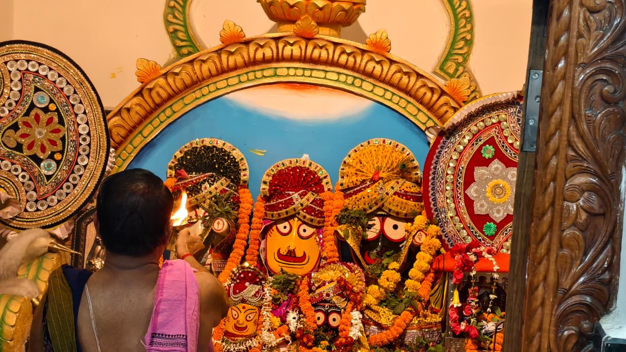 दोकड़ा के जगन्नाथ मंदिर में उमड़ी भक्तों की भीड़, देव उठनी एकादशी में हुआ दीप प्रज्वलन, तुलसी विवाह और भव्य भंडारा का हुआ आयोजन