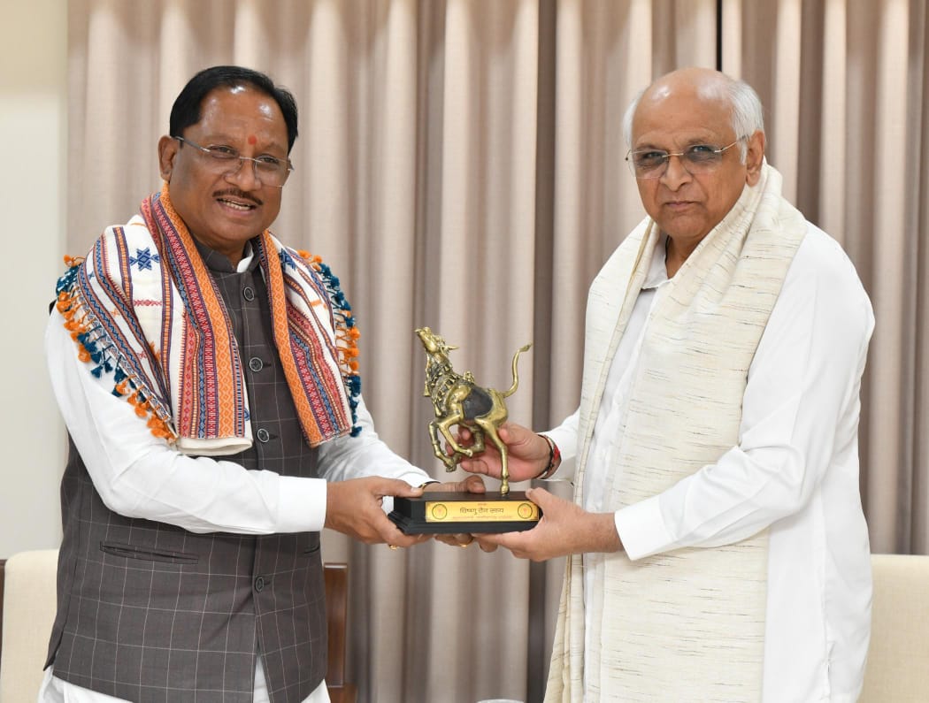 रायपुर : मुख्यमंत्री श्री विष्णु देव साय ने गांधीनगर में गुजरात के मुख्यमंत्री श्री भूपेंद्र पटेल से की सौजन्य भेंट