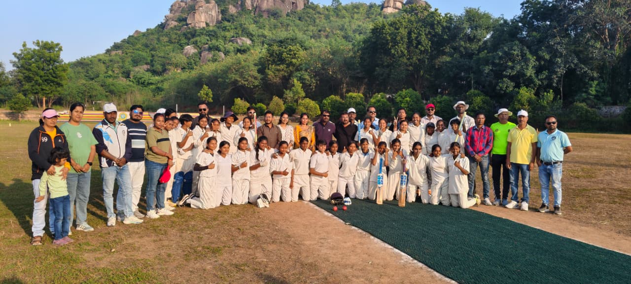 25 वीं स्कूल राज्य अंडर 17 गर्ल्स क्रिकेट टूर्नामेंट का कांकेर में हुआ आयोजन,जशपुर जिले की ग्राम ईचकेला की आकांक्षा रानी ने किया सर्वाधिक स्कोर