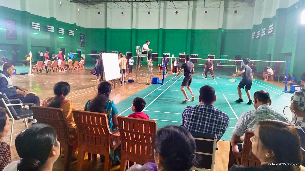 कुनकुरी में जिला स्तरीय ओपन बैडमिंटन प्रतियोगिता का जिला पंचायत उपाध्यक्ष शौर्य प्रताप सिंह जूदेव के हाथों हुआ भव्य शुभारंभ,पहले दिन जिले के 140 खिलाड़ियों ने दिखाया अपना जौहर