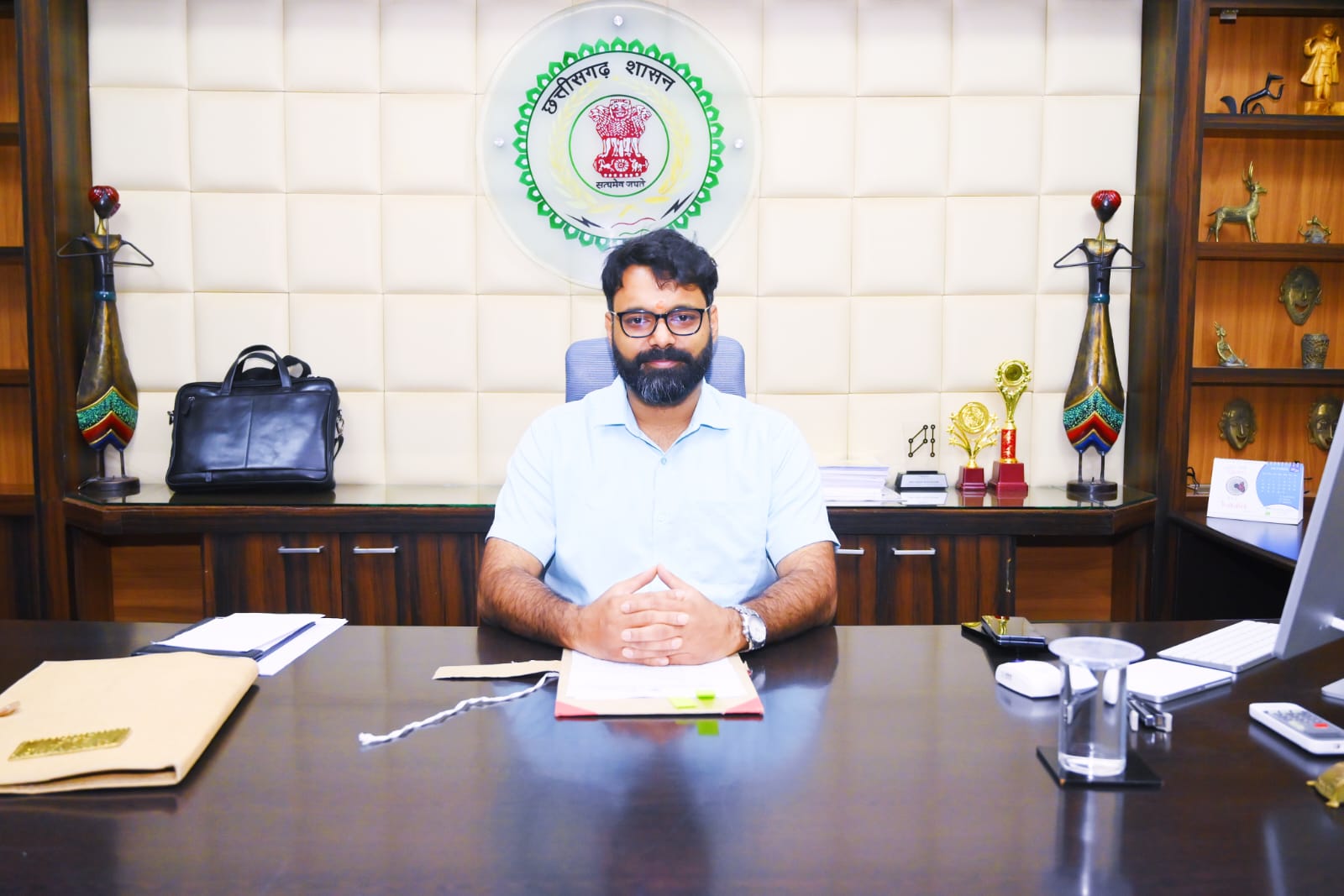 सशस्त्र सेना झण्डा दिवस 7 दिसम्बर को मनाया जाएगा,कलेक्टर ने की अपील अधिक से अधिक अंशदान राशि देकर वीर सपूतों के प्रति अपना स्नेह और सम्मान करें व्यक्त&nbsp;