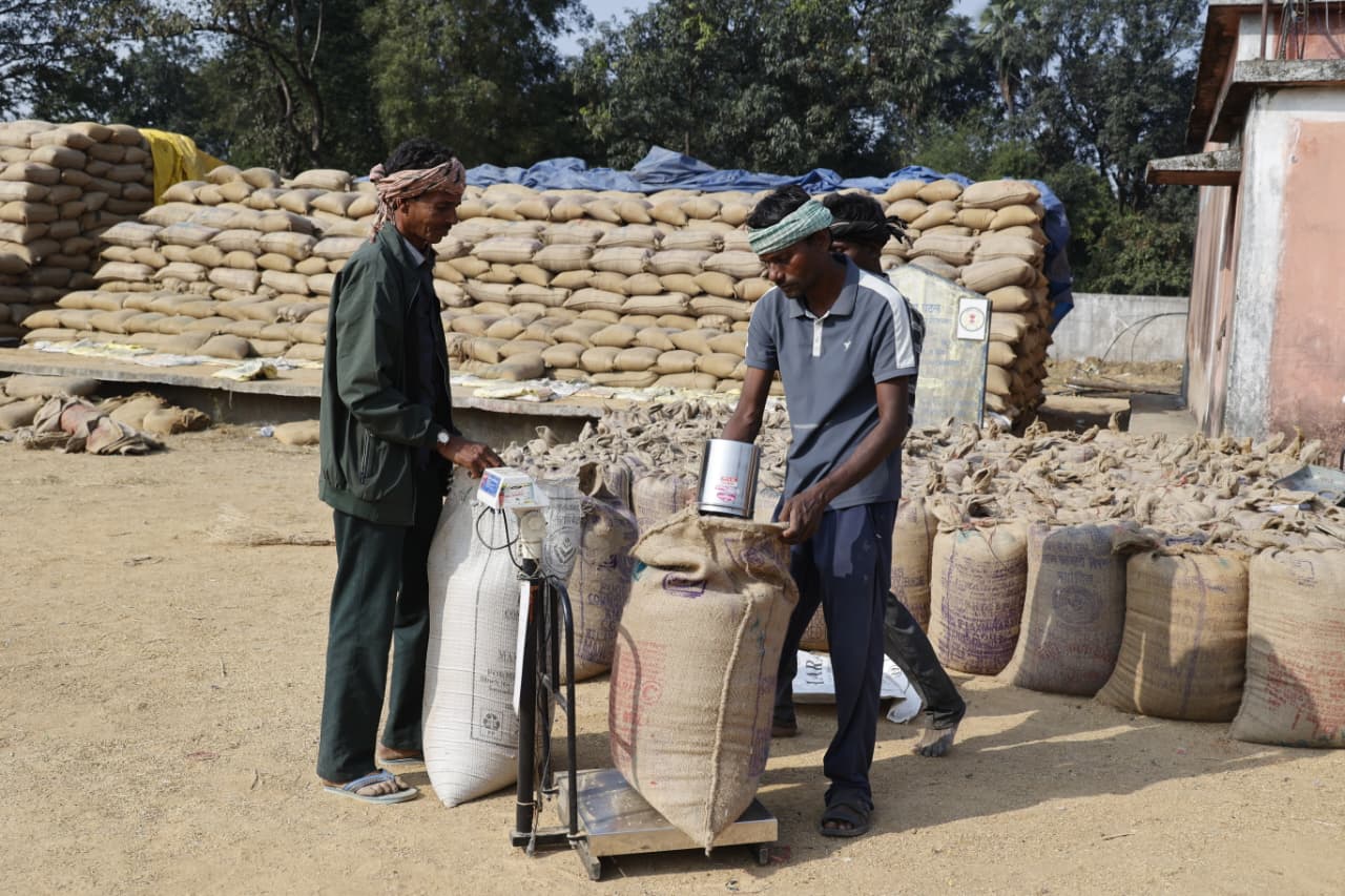 प्रदेश में धान खरीदी का महाअभियान तेजी के साथ जारी,टोकन तुंहर एप्प&lsquo; से किसानों को मिल रही है सहुलियत