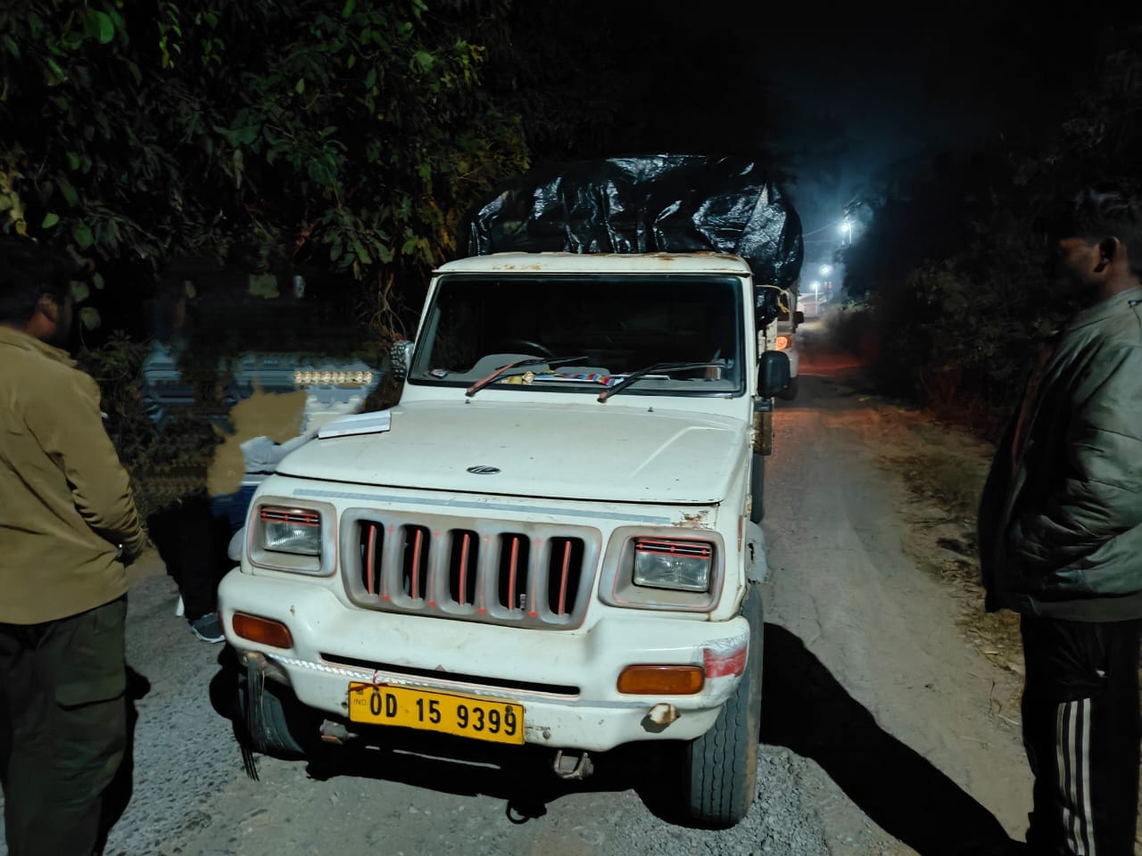 रायगढ़ में अवैध धान परिवहन नाकाम, चार लोगों पर FIR :ओडिशा का धान छत्तीसगढ़ के रायगढ़ जिले में खपाने की कोशिश नाकाम, दो कोचिए और दो चालक सहित चार लोगों पर एफआईआर दर्ज