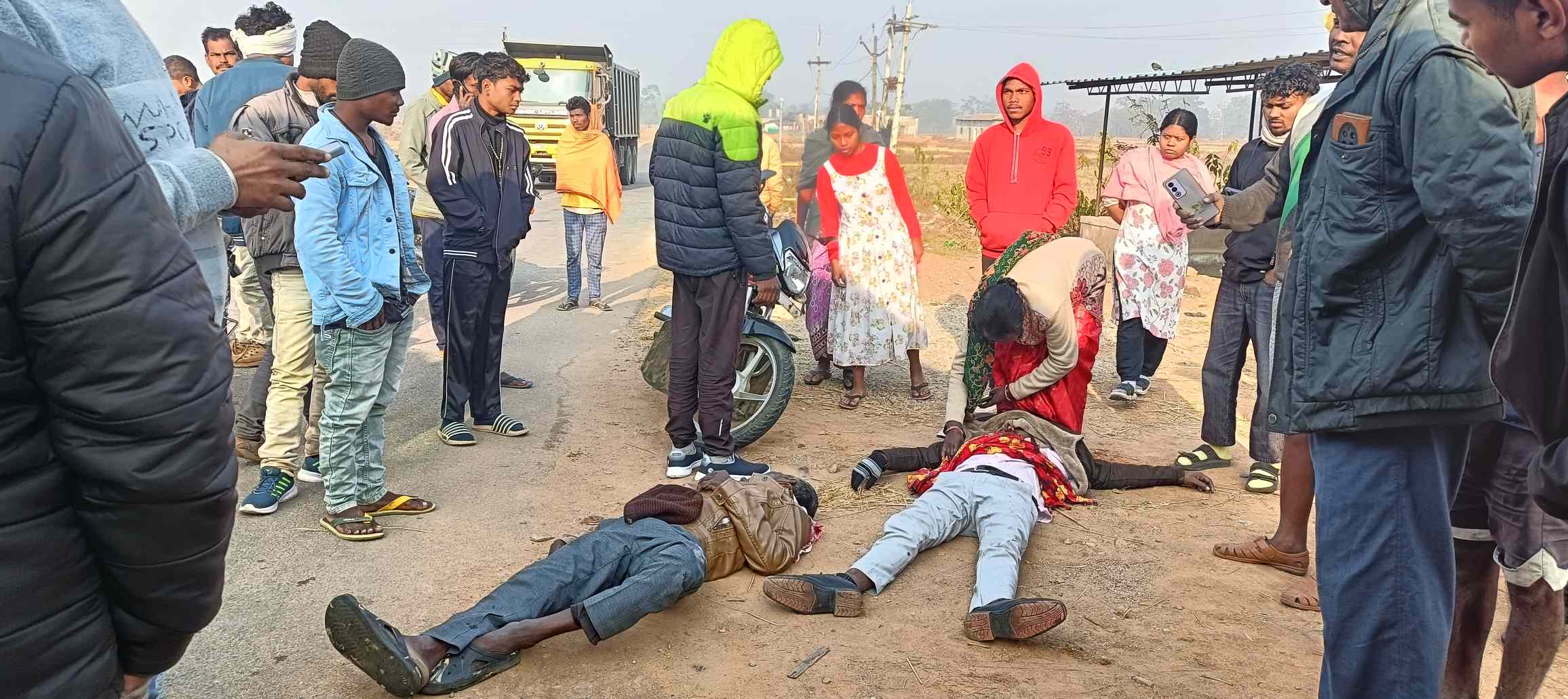 नारायणपुर में भीषण सड़क हादसा,बस&ndash;बाइक की टक्कर में पिता&ndash;पुत्र की दर्दनाक मौत