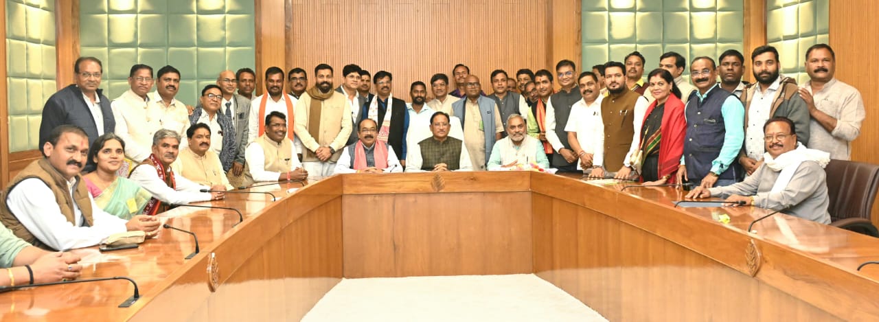 छत्तीसगढ़ के मुख्यमंत्री श्री विष्णु देव साय से साहू समाज के प्रतिनिधिमंडल ने की सौजन्य भेंट