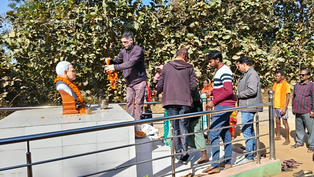 सुशासन दिवस पर अटल स्मृति को नमन,जिले के समस्त ग्राम पंचायत मुख्यालयों में स्व. अटल बिहारी वाजपेयी को श्रद्धांजलि, जनप्रतिनिधियों ने लिया सुशासन का संकल्प