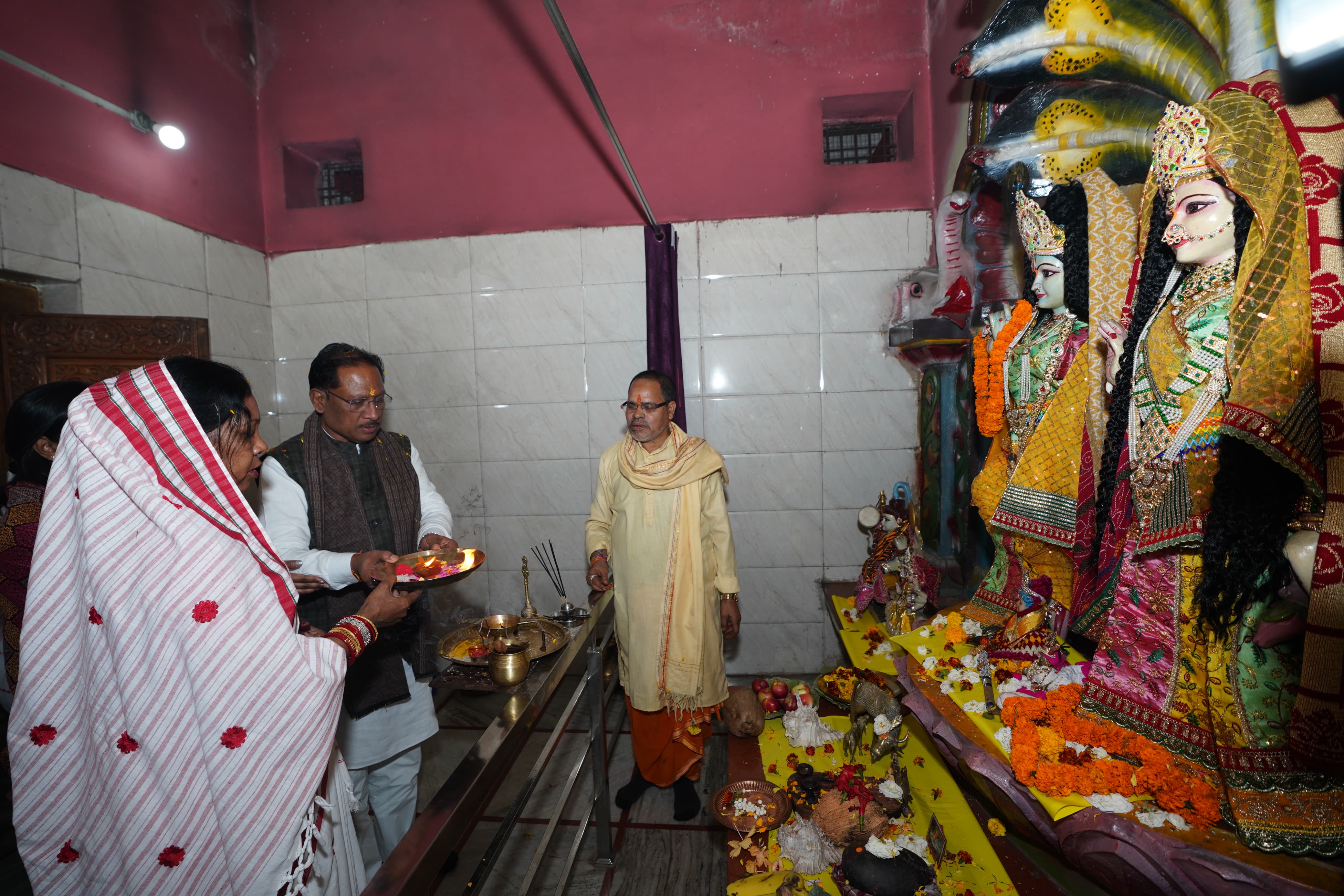 मुख्यमंत्री विष्णु देव साय ने पमशाला स्थित राधा-कृष्ण मंदिर में की पूजा-अर्चना