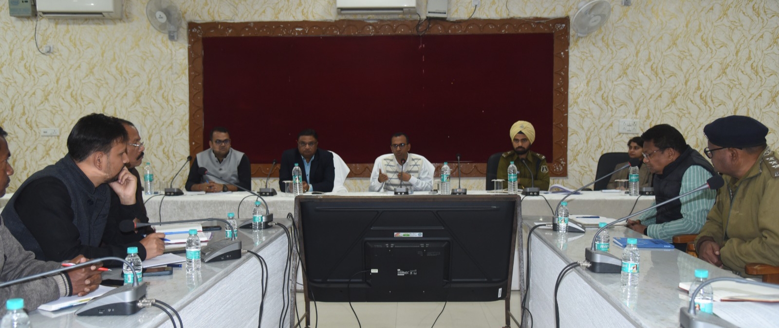 कलेक्टर&ndash;एसपी की संयुक्त समीक्षा बैठक में नशे के अवैध कारोबार पर कड़ा प्रहार, नार्को-कोऑर्डिनेशन को लेकर सभी विभागों को सख्त निर्देश जिले में आपसी समन्वय से कार्य करने का आह्वान