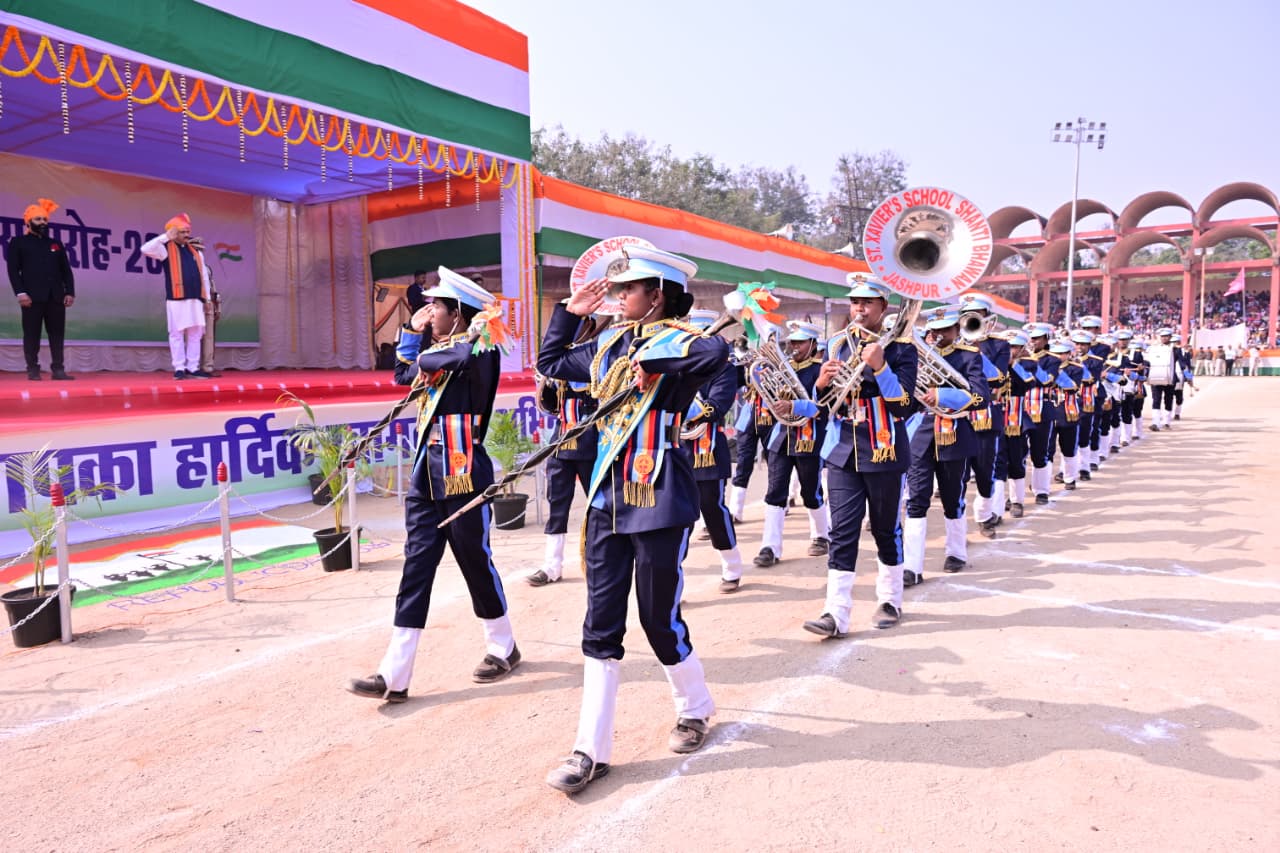 रणजीता स्टेडियम में लहराया तिरंगा, स्वास्थ्य मंत्री श्याम बिहारी जायसवाल ने जशपुर में 77वें गणतंत्र दिवस पर परेड की सलामी लेकर दिया देशभक्ति का संदेश