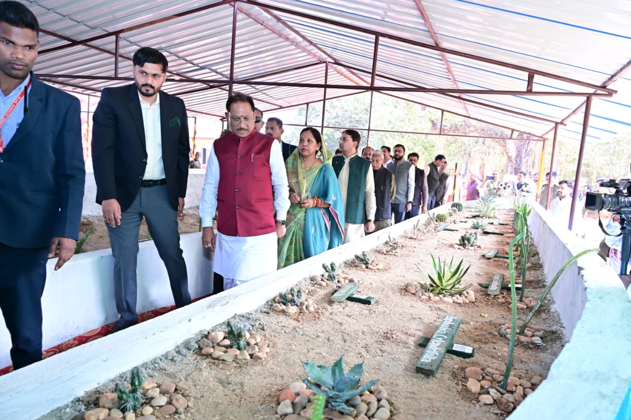 मयाली नेचर कैंप में मुख्यमंत्री श्री विष्णुदेव साय ने लिया एडवेंचर स्पोर्ट्स का आनंद,पर्यटन एवं एडवेंचर गतिविधियाँ पर्यावरण संरक्षण के साथ स्थानीय रोजगार को भी देती हैं बढ़ावा: मुख्यमंत्री