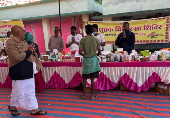 बाबा भगवान राम ट्रस्ट एंव श्री सर्वेश्वरी समूह प्रार्थना गृह ,गुमला &nbsp;के संयुक्त तत्वाधान में लगाया गया चिकित्सा शिविर,811 मरीजो का किया गया स्वास्थ परीक्षण&nbsp;