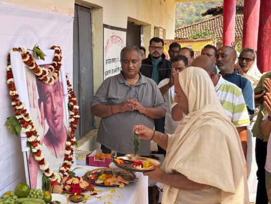 बाबा भगवान राम ट्रस्ट एंव श्री सर्वेश्वरी समूह अंबिकापुर के संयुक्त तत्वाधान में लगाया गया चिकित्सा शिविर