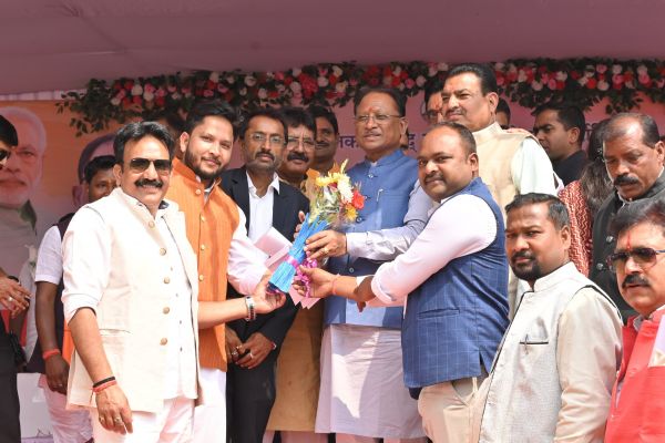 मुख्यमंत्री की मौजूदगी में जशपुर के नगर पालिका परिषद के नवनिर्वाचित अध्यक्ष और पार्षदों का शपथ ग्रहण हुआ सम्पन्न,अध्यक्ष सहित सभी पार्षदों को दी शुभकामनाएं