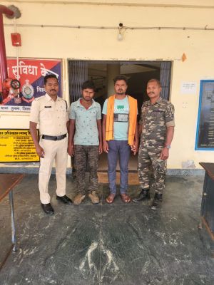 पुलिस का ऑपरेशन शंखनाद जारी : गौ तस्करों द्वारा तुमला के किसान के चार लाख से अधिक के&nbsp; 14 गौ-वंश की चोरी कर उड़ीसा में बेचने वाला आरोपी सहित खरीदने वाला भी हुआ गिरप्तार