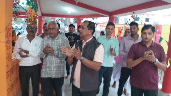 पत्थलगांव के तमता में भव्य धार्मिक आयोजन अष्ट प्रहरी हरि नाम यज्ञ से राम मय हुआ पूरा क्षेत्र,सालिक साय हुए शामिल, भक्ति भाव में जुटे श्रद्धालु...