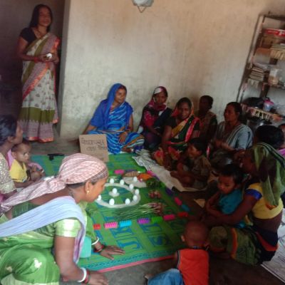 पोषण पखवाड़े के तहत&nbsp;गर्भवती माताओं और बच्चों के पौष्टिक आहार खान पान के संबंध में दी जा रही है जानकारी&nbsp;