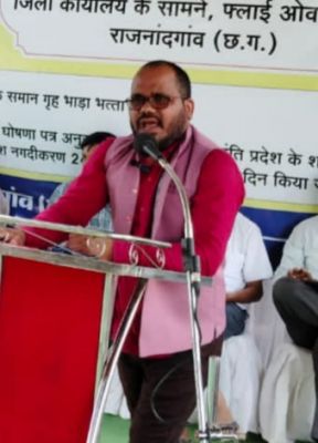 चोरों के होशले बुलन्द : 20 दिनो बाद भी शिक्षक दंपत्ति के घर चोरी का कोई सुराग नहीं मिला .... अभी तक चोर पुलिस की पकड़ से बाहर ....शिक्षक संगठन मिला एसपी और आईजी से .....चोरों को तत्काल पकड़ने की मांग