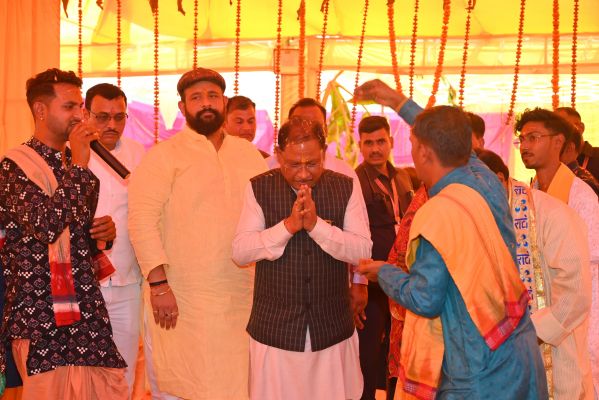 महाकुल यादव समाज समिति के अखण्ड हरि संकीर्तन यज्ञ में हुए शामिल, बगीचा में समाज के वृंदावन भवन के विस्तार के लिए 50 लाख रुपए देने की घोषणा&nbsp; की