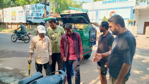 शहर में निर्माण कार्यो को लेकर नगरपालिका अध्यक्ष अरविंद भगत का निरीक्षण लगातार जारी...स्ट्रीट लाईट फिटिंग में लापरवाही पर जताई नाराजगी