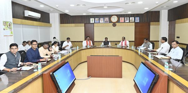 मंत्रिपरिषद की बैठक में लिए गए ये महत्वपूर्ण निर्णय&hellip;..सुदूर ग्रामीण क्षेत्र में मुख्यमंत्री ग्रामीण बस सुविधा योजना&lsquo;&lsquo; शुरू करने का लिया गया अहम फैसला