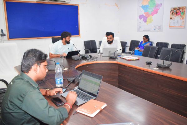 कलेक्टर ने निर्माणाधीन पुलिया और सड़क के कार्य को गंभीरता से पूर्ण करने के दिए निर्देश,रूचि लेकर काम नहीं करने वाले ठेकेदार को लगाएं पेनाल्टी