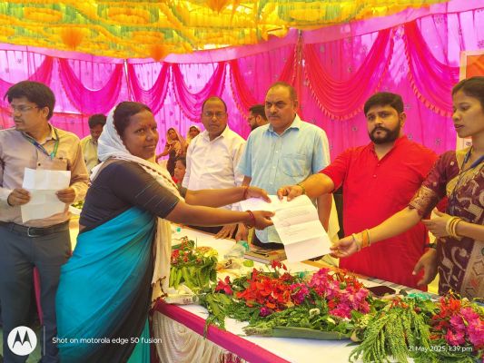 सुशासन तिहार के तहत कुदमुरा में समाधान शिविर का हुआ आयोजन,मिले 42 आवेदन मौके पर हुआ 38 निराकरण....जनपद सीईओ रहे मौजूद