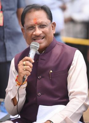 मुख्यमंत्री के सुशासन में सड़कों का हो रहा है विस्तार : चटकपुर से रेंगारबहार, कुनकुरी से मयाली नेचर कैम्प से मधेश्वर मंदिर, रानीबंध चौक से उपरकछार और जोकरी से मधेश्वर पहाड़ तक बनेगा पक्का सड़क...मिली 18 करोड़ से अधिक की स्वीकृति