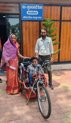 दिव्यांग प्रदीप को मिली सीएम कैंप कार्यालय से&nbsp; बैटरी चलित ट्राईसायकल ,मुख्यमंत्री श्री साय को दिया धन्यवाद